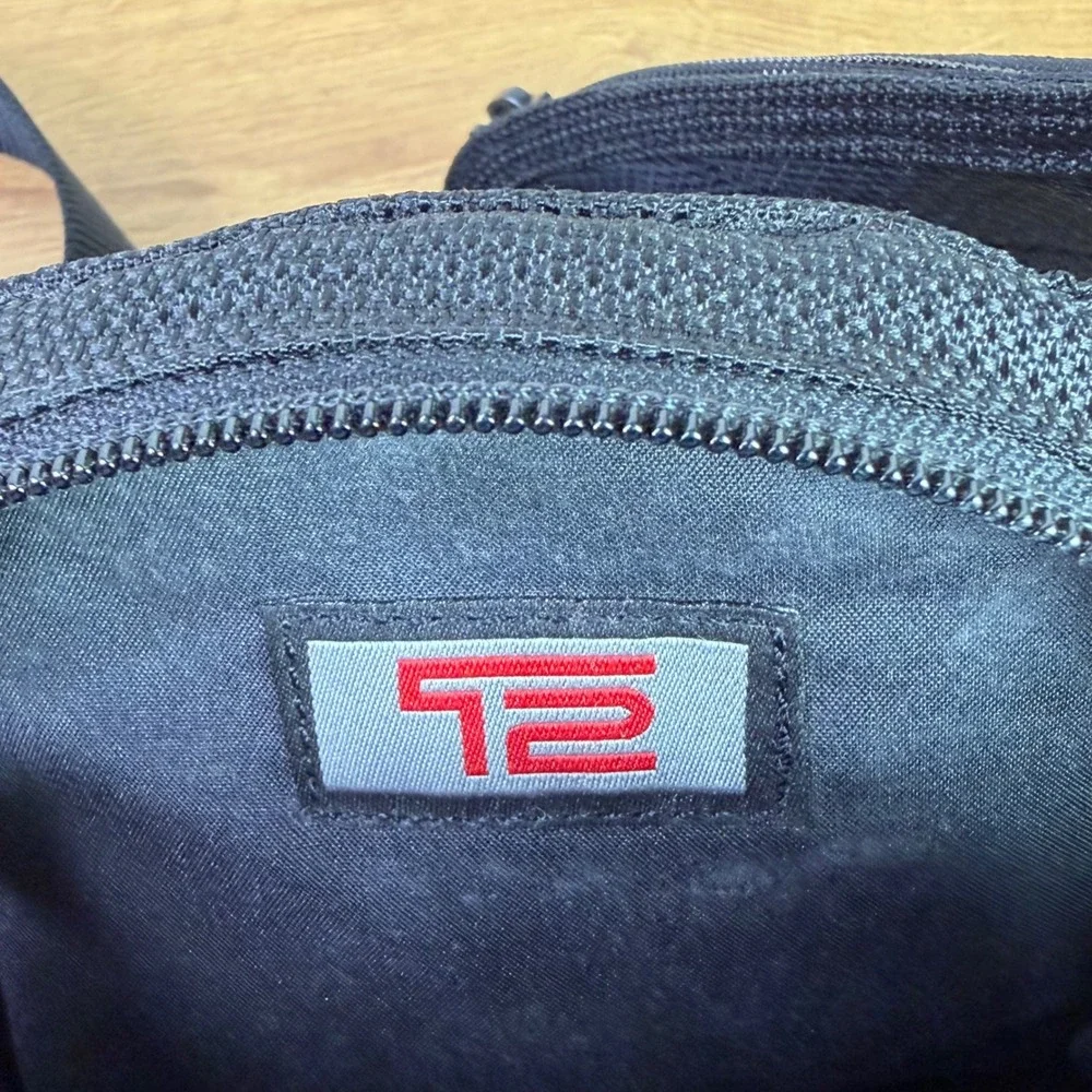Tumi T2 Ballistic Nylon Sling Crossbody‎